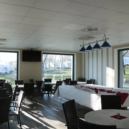 Kemping Lazy Bee Village Aosta